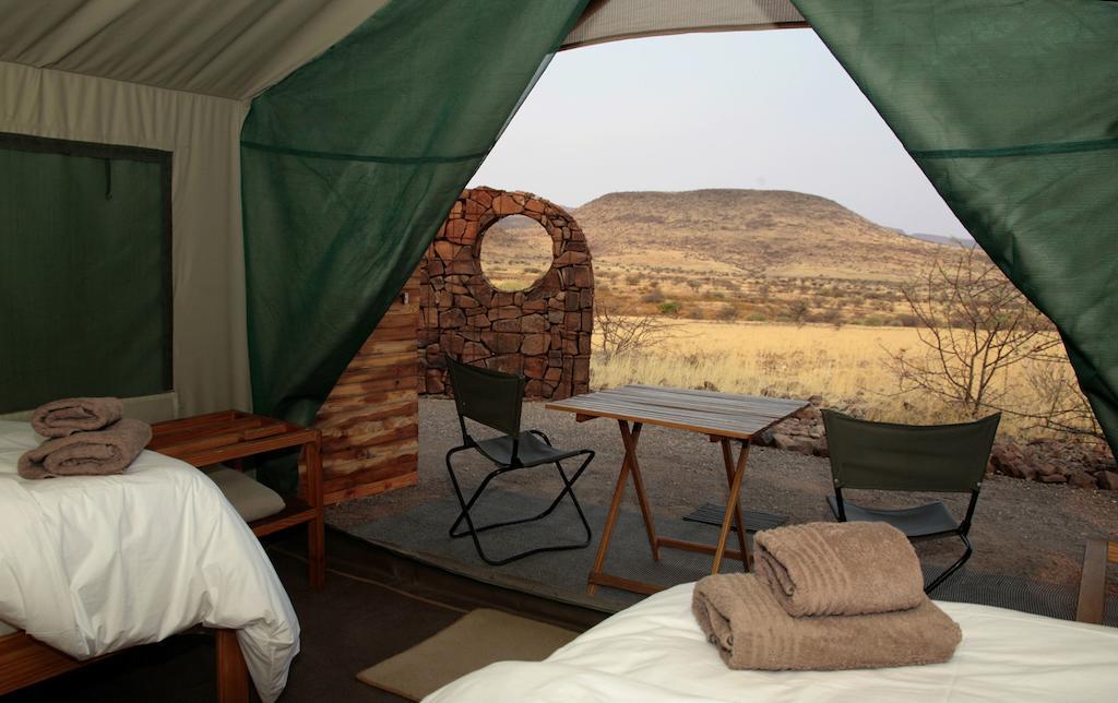 Etendeka Mountain Camp Damaraland Habitación foto